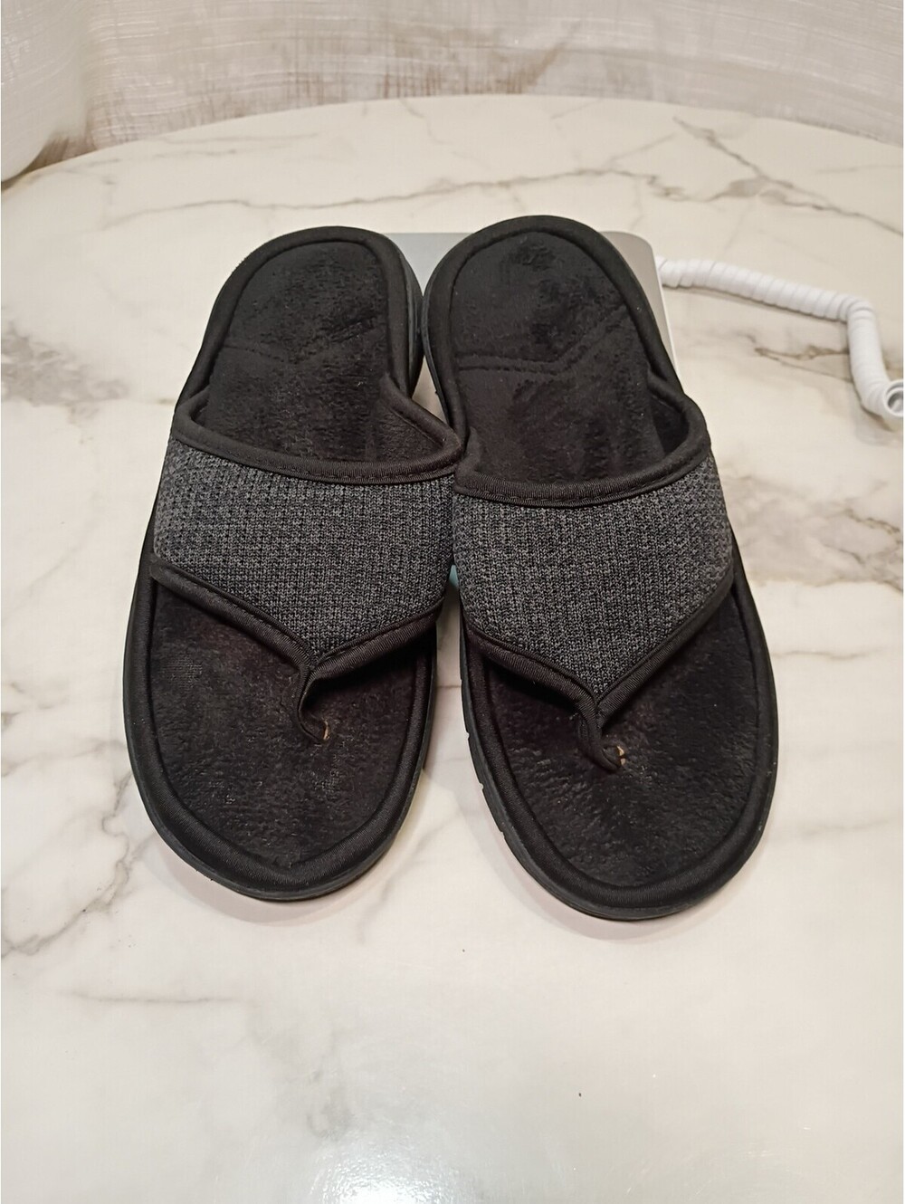 Isotoner Men's Flip Flop Washable Size 9.5 Used